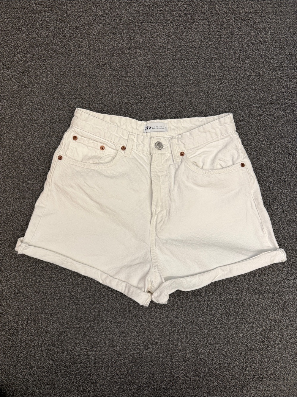 Zara Mom Fit Roller Shorts in White